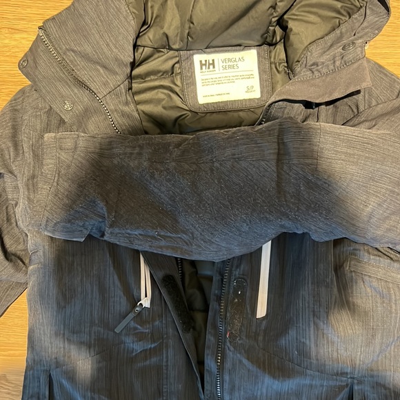 Helly Hansen Ski Jacket - Picture 5 of 6